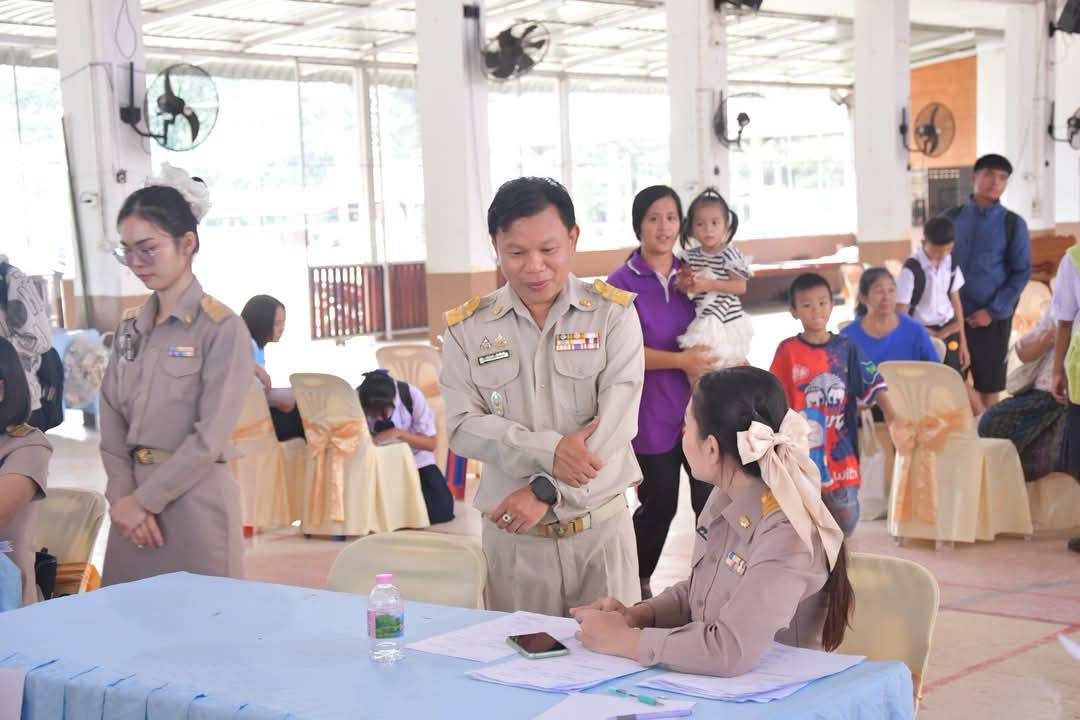ดูแลการลงทะเบียนนักเรียน